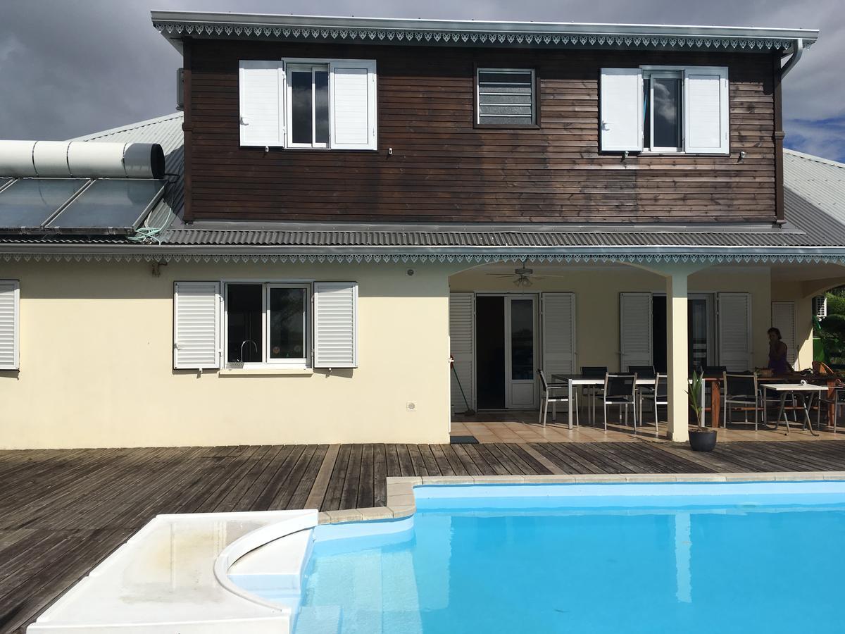 La Pointe Au Corail Bed & Breakfast Sainte-Rose Bagian luar foto
