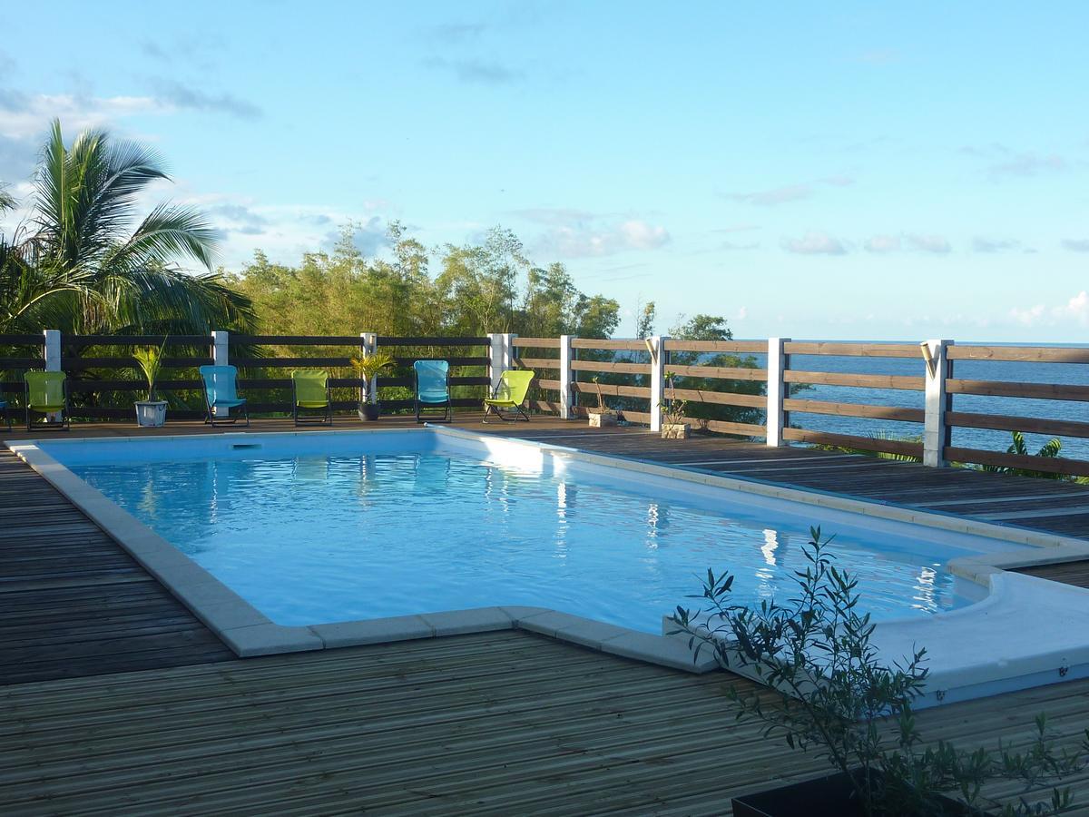 La Pointe Au Corail Bed & Breakfast Sainte-Rose Bagian luar foto