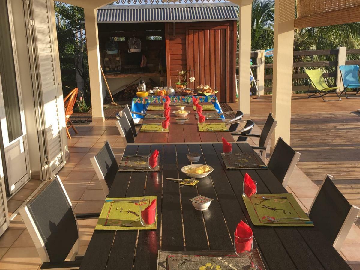 La Pointe Au Corail Bed & Breakfast Sainte-Rose Bagian luar foto